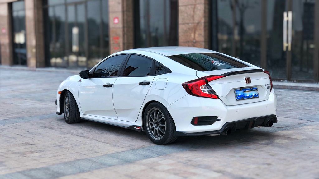 270马力的走街本田十代思域,即踩即有的动力才是车主的最爱!