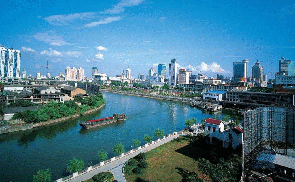 中国经济发展最好的几个"新一线"城市, 重庆已晋级为超大城市