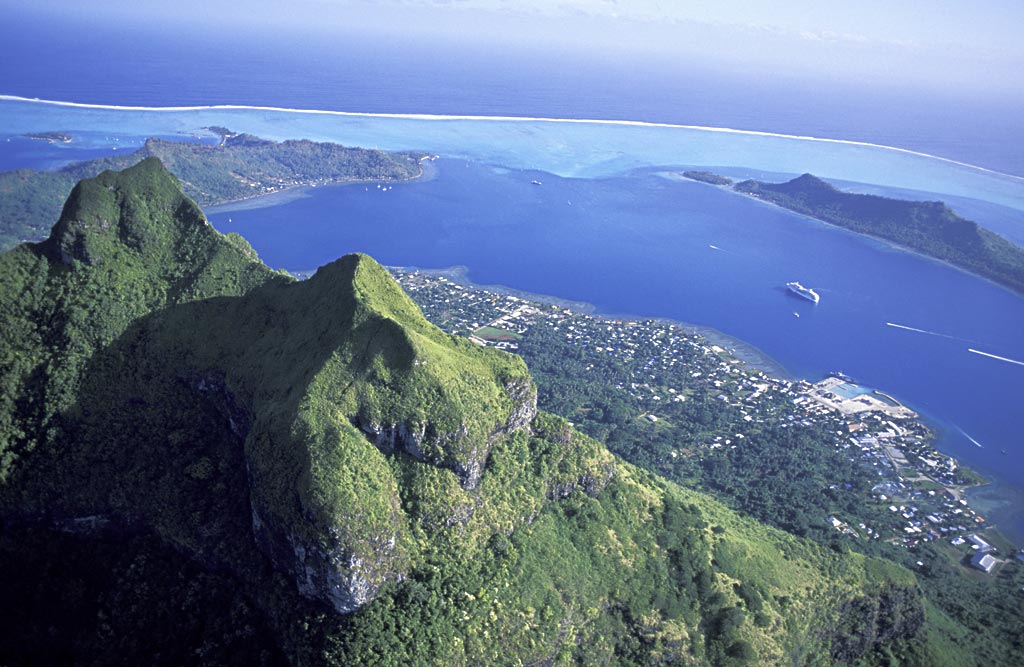 波利尼西亚群岛上生活着142万人,除图瓦卢,西萨摩亚和汤加已独立,库克