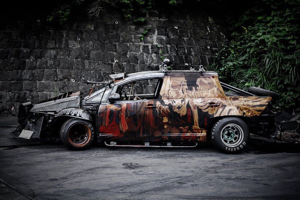 这位本田车主可能是疯了,竟然打造了一辆最变态的末日战车!-新浪汽车