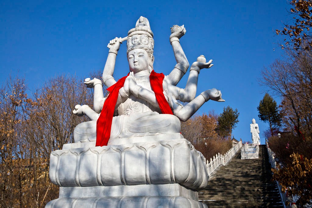 创建了多处全国第一的寺庙 绥芬河大光明寺