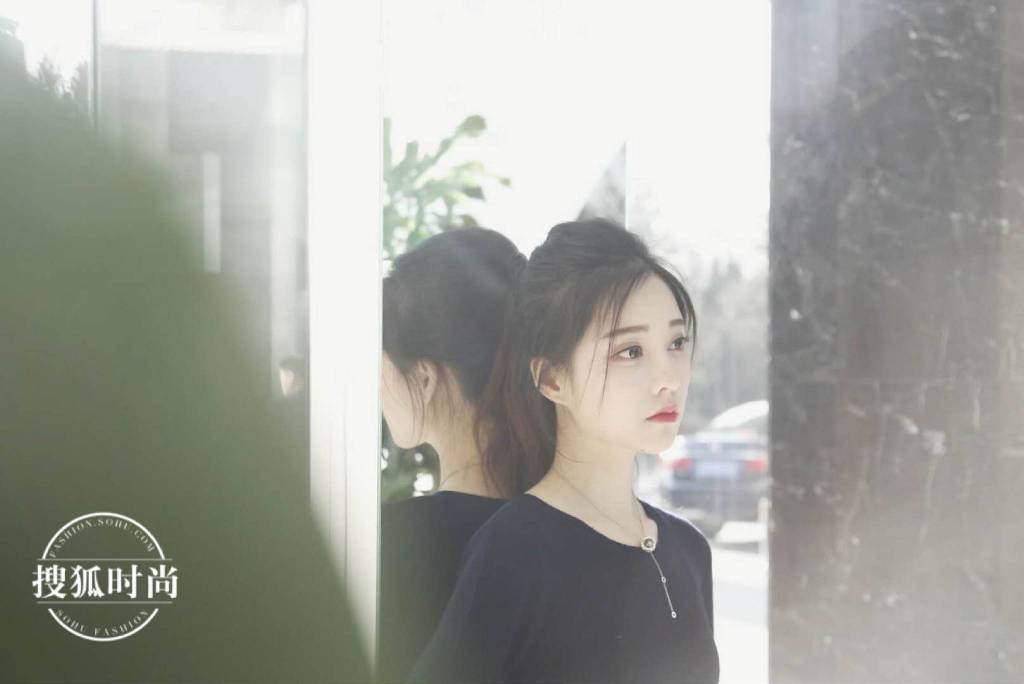 lol冯提莫一条微博万人评论,数千人吃这个男生