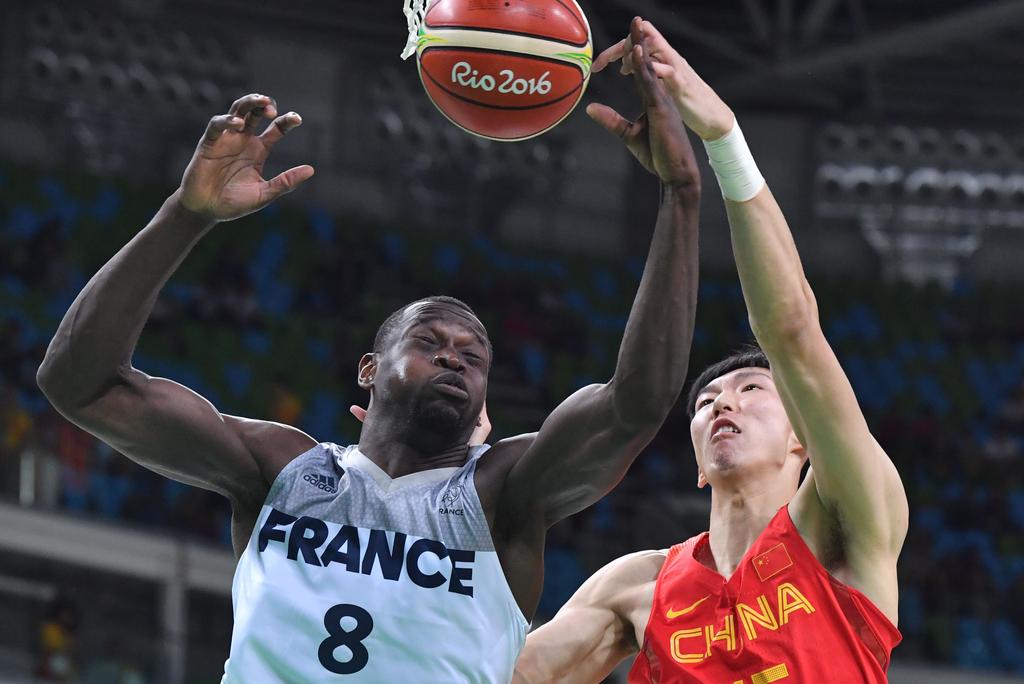 周琦在CBA打球待遇好还是NBA待遇好? 在NB