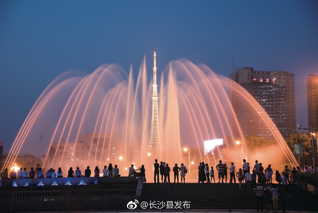 今天,50多名网络媒体记者及网络大v将齐聚长沙县,感