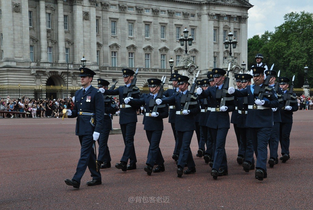 白金汉宫皇家卫队换岗仪式原创摄影