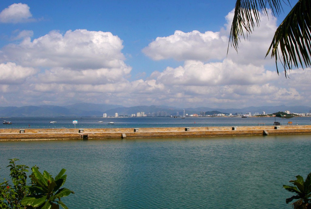 三亚情人湾 一个浪漫又静谧的海湾|三亚|旅游|大自然_新浪新闻