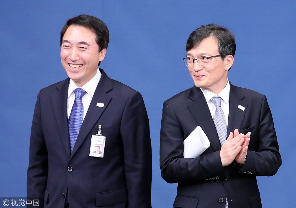 韩国新任青瓦台发言人金义谦就职 召开首场记者会