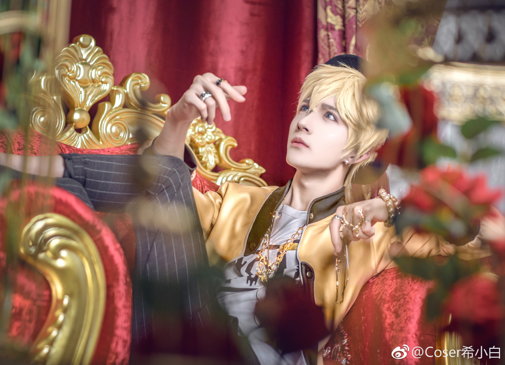 恋与制作人周棋洛cos美图哪张最好看?最后一张有点初恋的味道