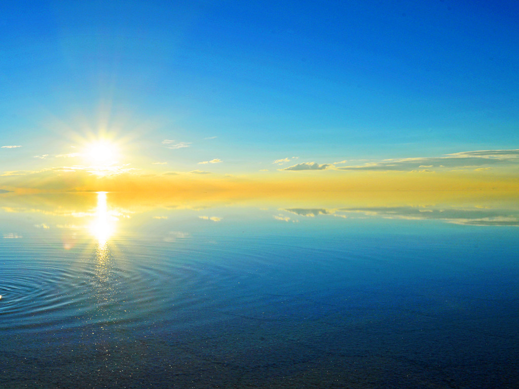 远在天边,近在眼前!地球上最接近天堂的景象:玻利维亚天空之镜