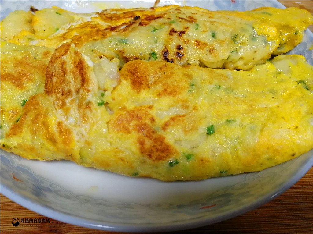 用平底锅这么烙的鸡蛋饼,营养健康又好吃,孩子因此也爱上了早餐