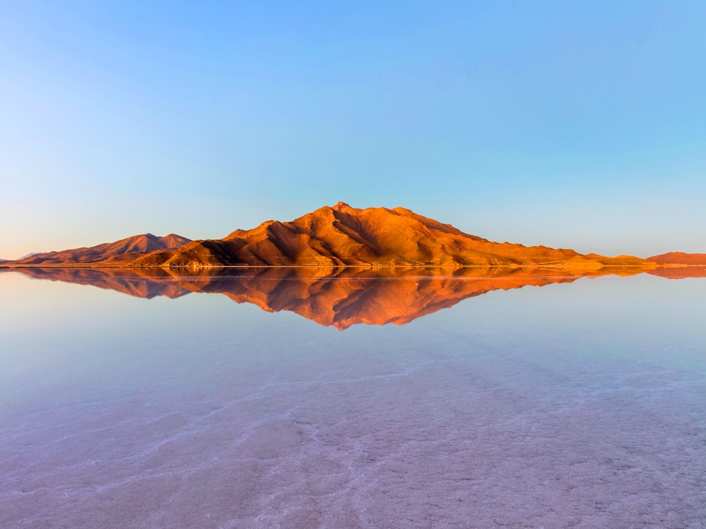 地球上最接近天堂的景象——玻利维亚天空之镜