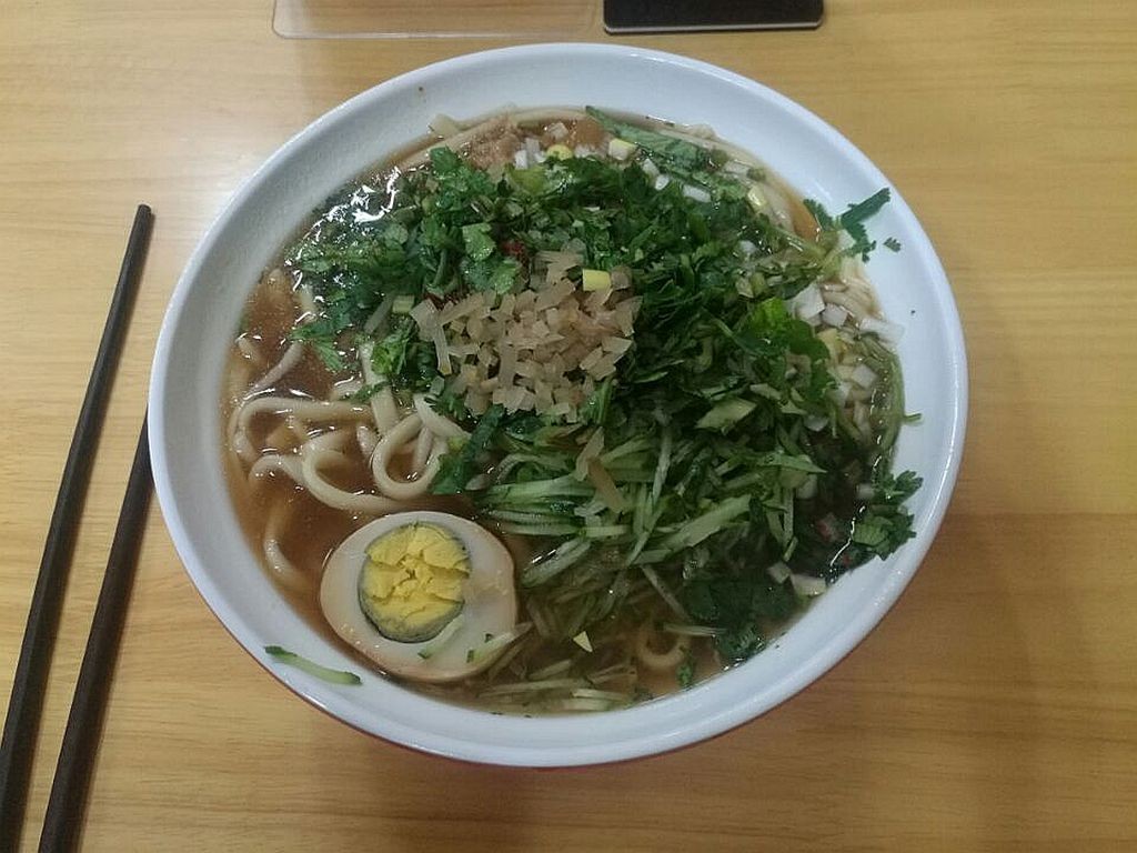 零下七度食堂中午安排吃面条 一只鸡蛋切成两半这有什么讲究吗?