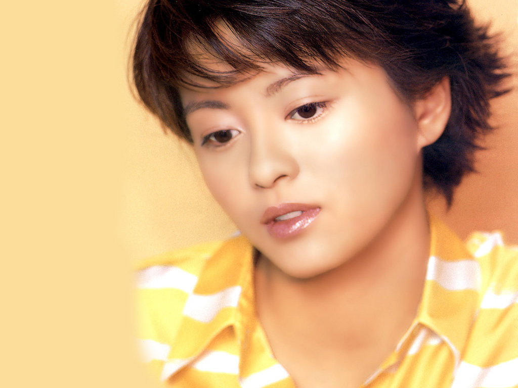 再说梁咏琪短发撩人依旧走过爱错的青春转身是爱对人的幸福