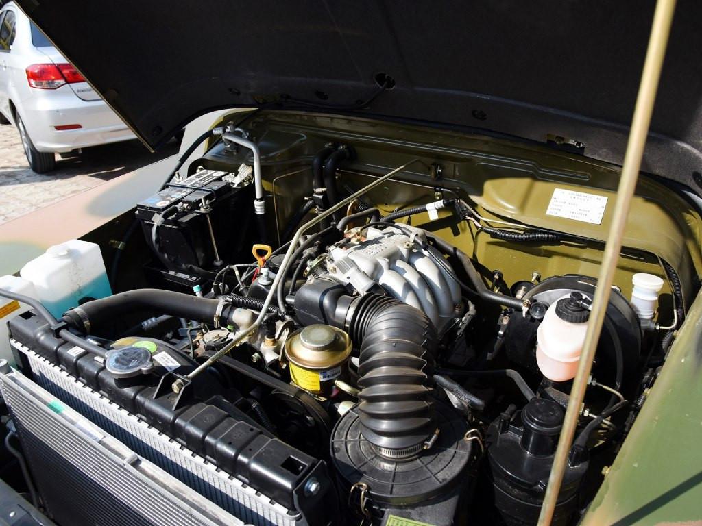 不褪色的经典 bj 212还是让人着迷