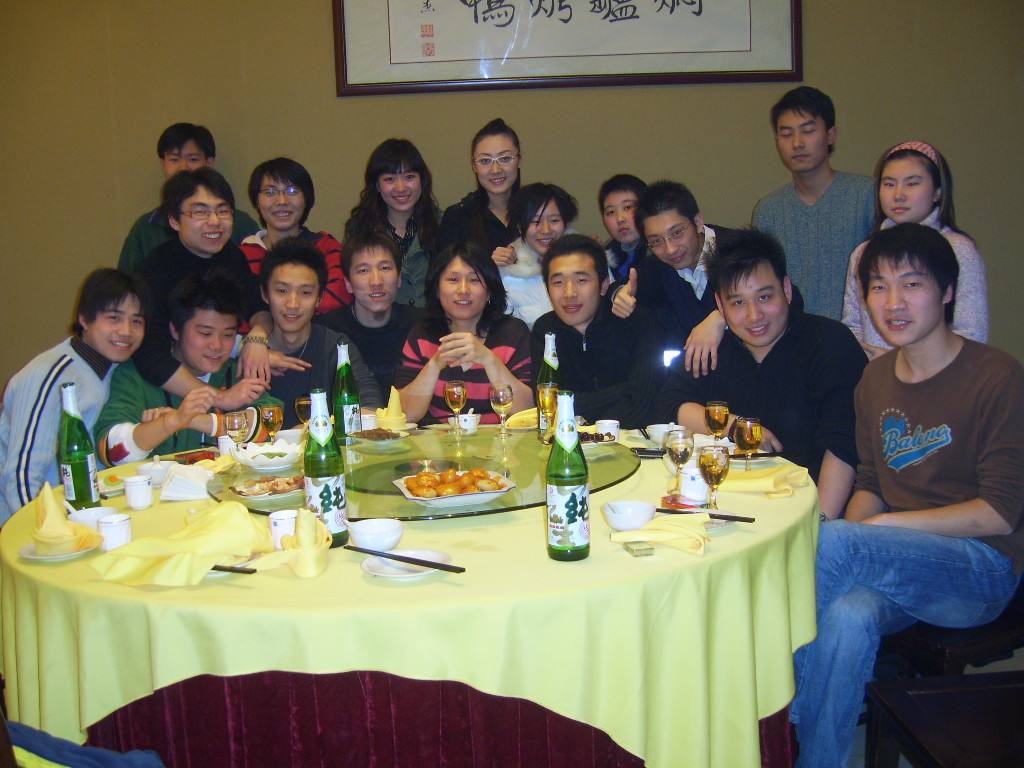 20岁的同学聚会,6桌酒,尽是逢场作戏,饭局过后,再也没联系过
