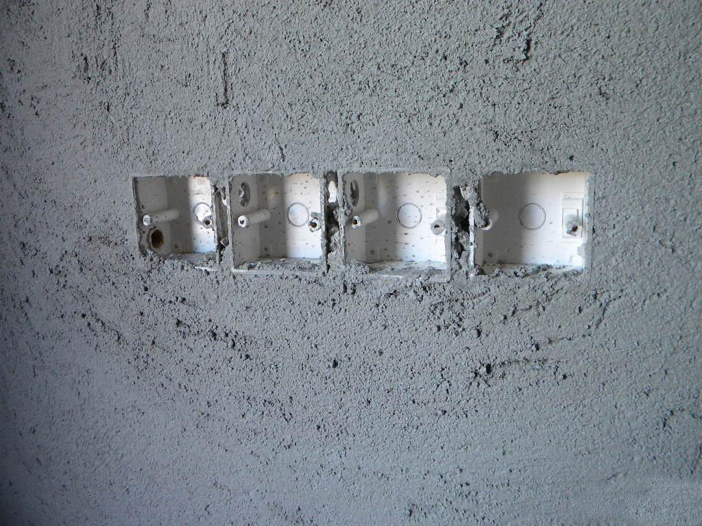 预埋线盒被粗心师傅用瓷砖封了怎么办? 专家这3招, 实用简单!