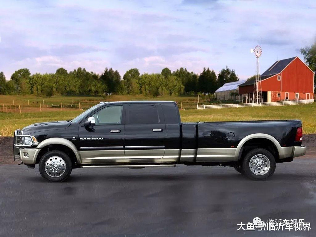 克莱斯勒首款皮卡很任性, 不仅动力好, 而且还将车身加长一米多