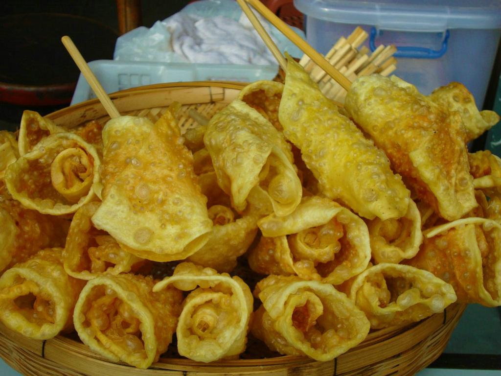云南舌尖上的风味美食乳扇却是真假难辨
