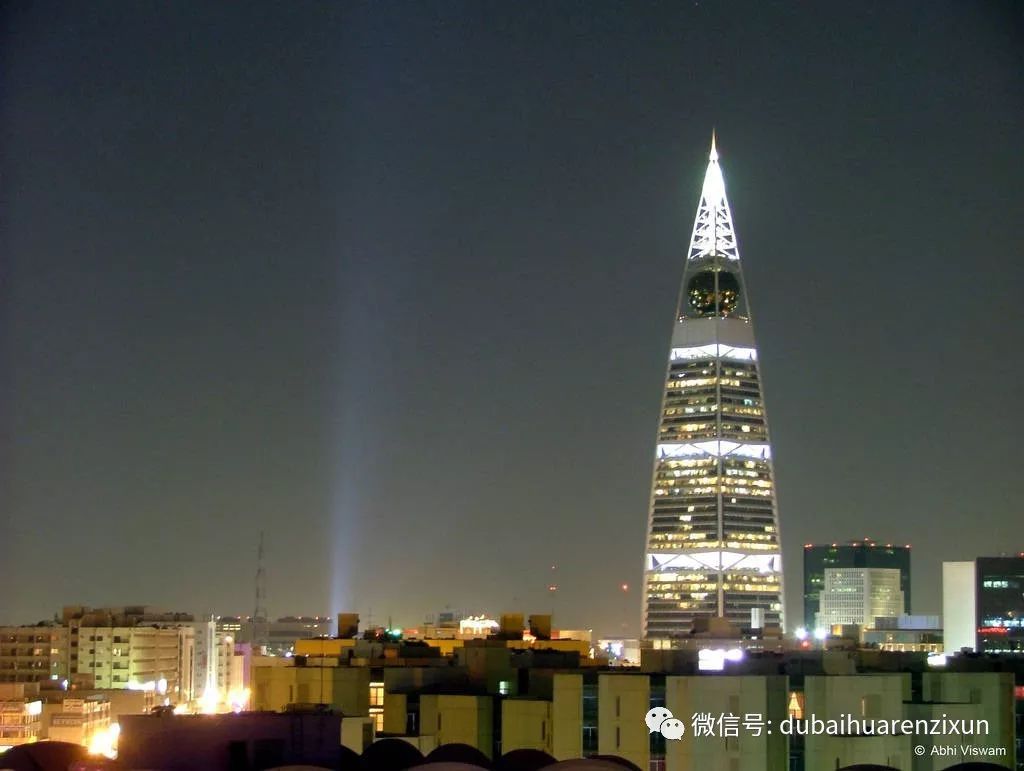 利雅得的费萨尔塔al faisaliyah center是继"阿拉伯塔"之后的最高建筑