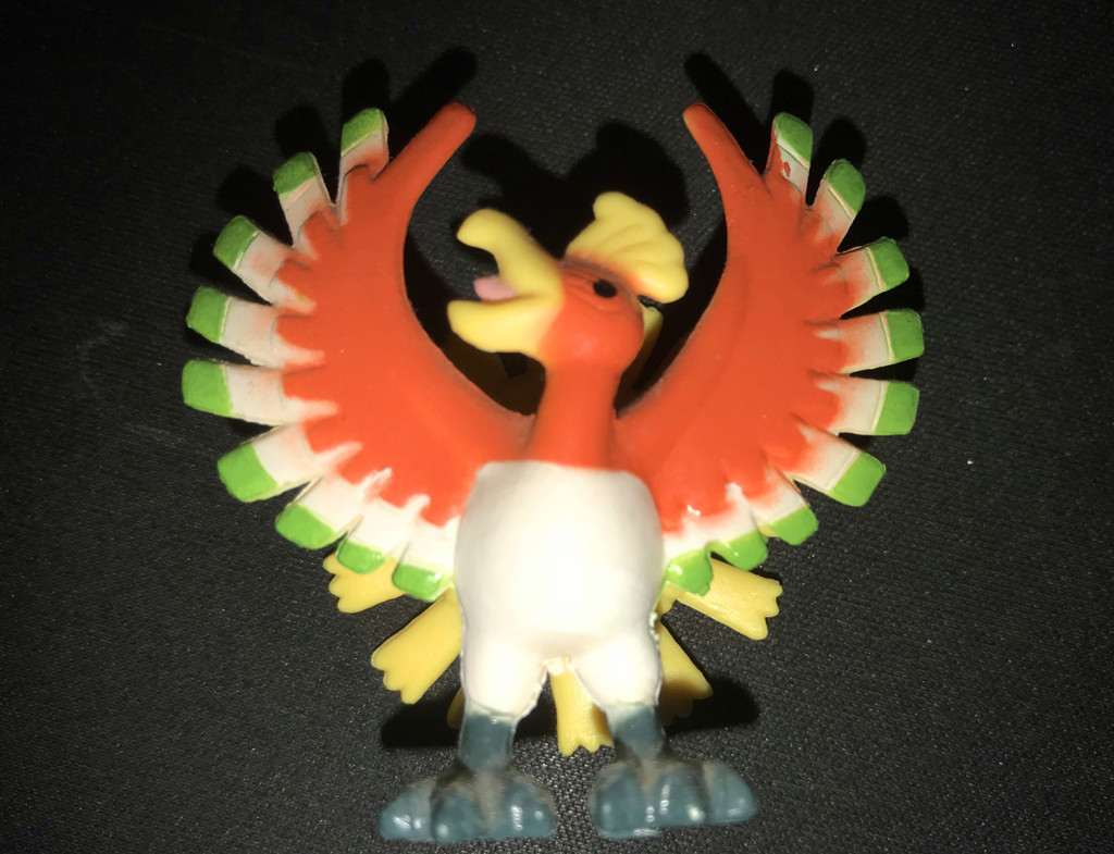 这一对皮卡丘和雷丘已经完全可以用邪神来形容了,皮卡丘胖胖的样子有