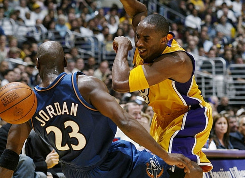 小流氓和老流氓互耍,还记得科比揍乔丹吗?最后都成了照片|科比|乔丹|