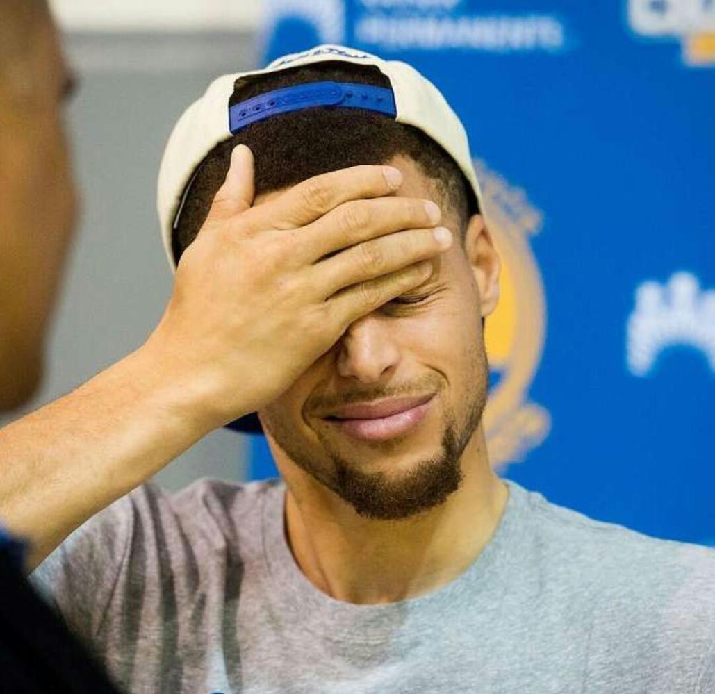 你知道库里这些图片背后的故事吗最后一张让人心疼