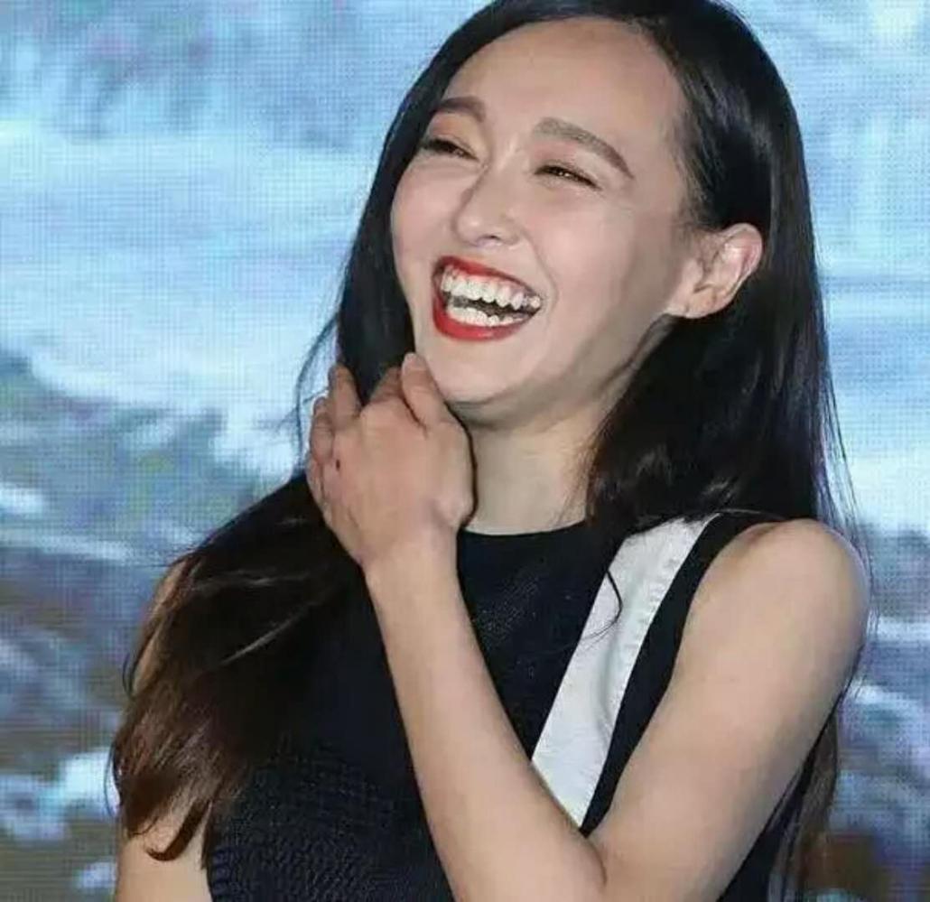 唐嫣这一笑,眼睛已经眯成一条