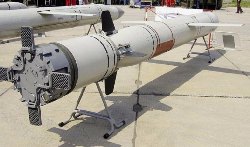 巡航导弹,此外,这款隐形护卫舰还配备了射程在600公里的p-800"缟玛