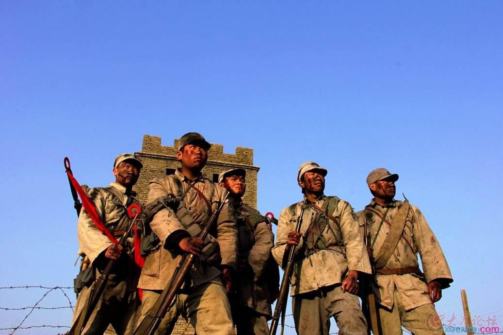 八路军缴获了不少军大衣, 为何少有人穿呢? 抗战老兵道出2个原因