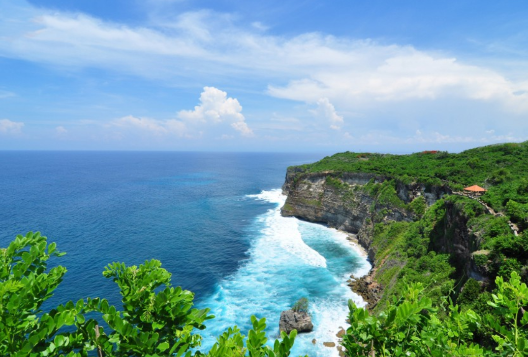 巴厘岛海岛风景清澈湛蓝图片
