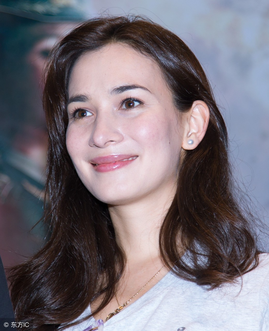 战狼2女主角卢靖姗