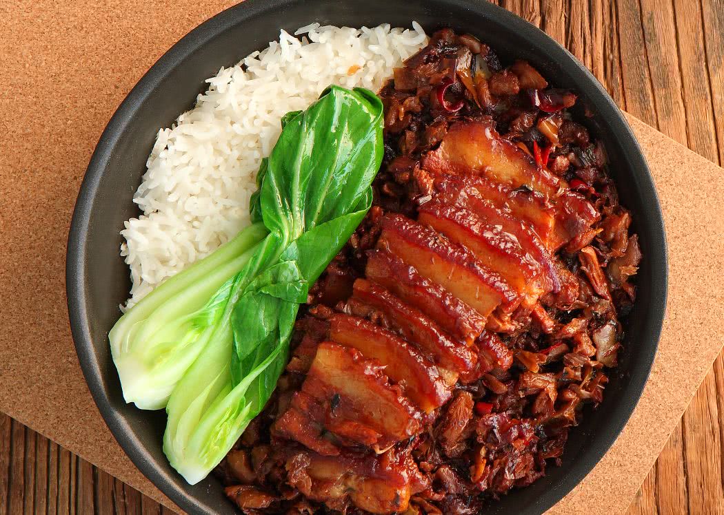 湘西土家的腊肉蒸饭你们吃过吗?米饭和腊肉溶为一体,味道太棒了