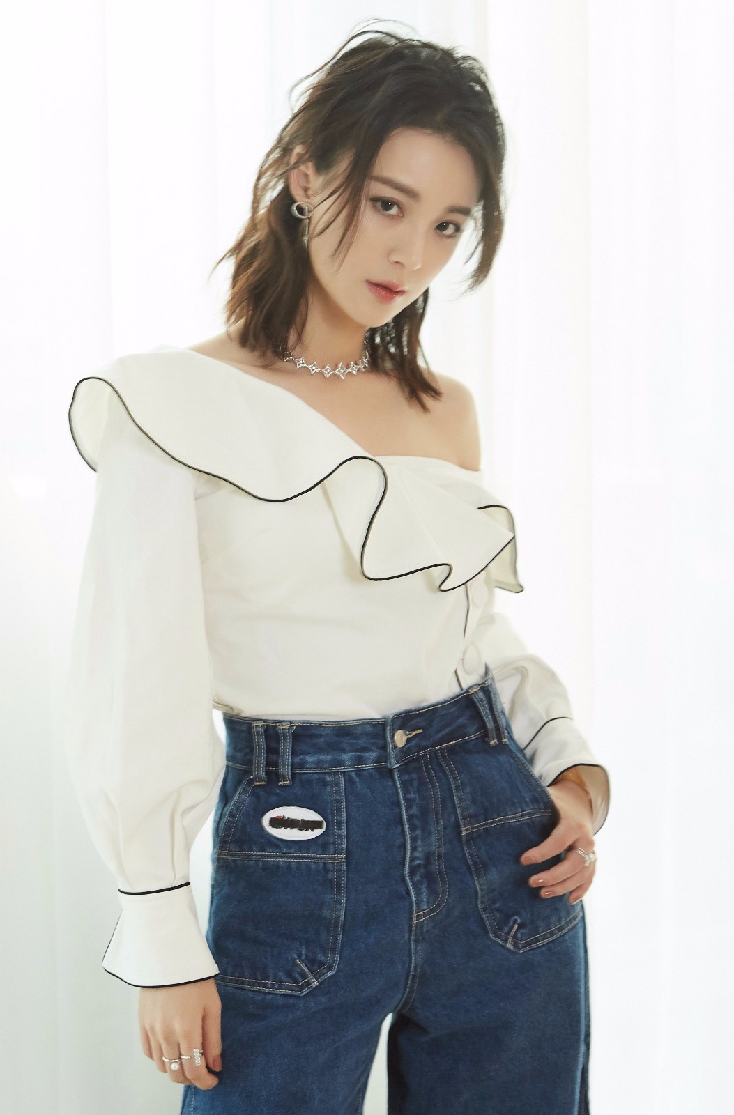 《红蔷薇》火热开播 "第一男主角"毛林林演绎百变谍战人生