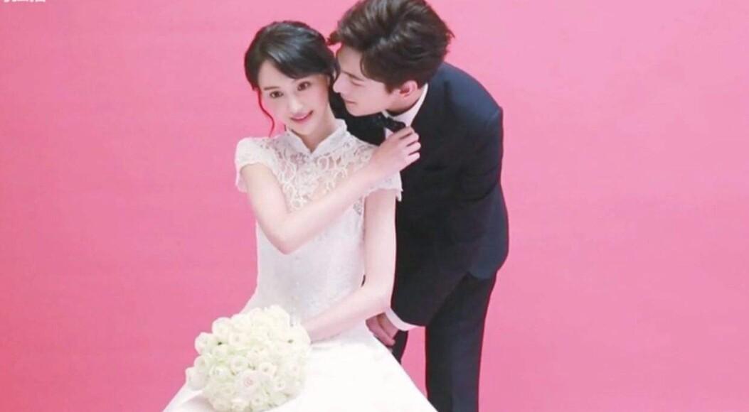 与杨洋拍过婚纱照的这三位女星里,网友:还是郑爽和他最般配