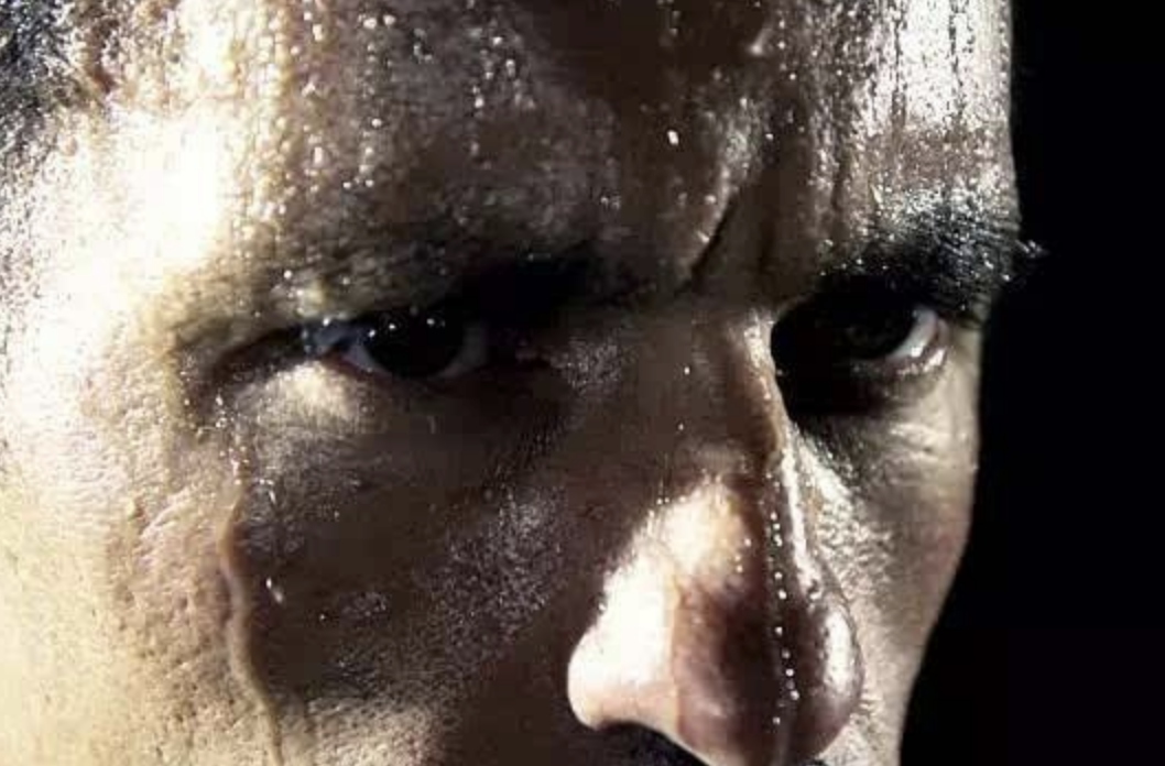 吃饭老出汗?其实是你身体发出的疾病信号,赶紧注意起来!