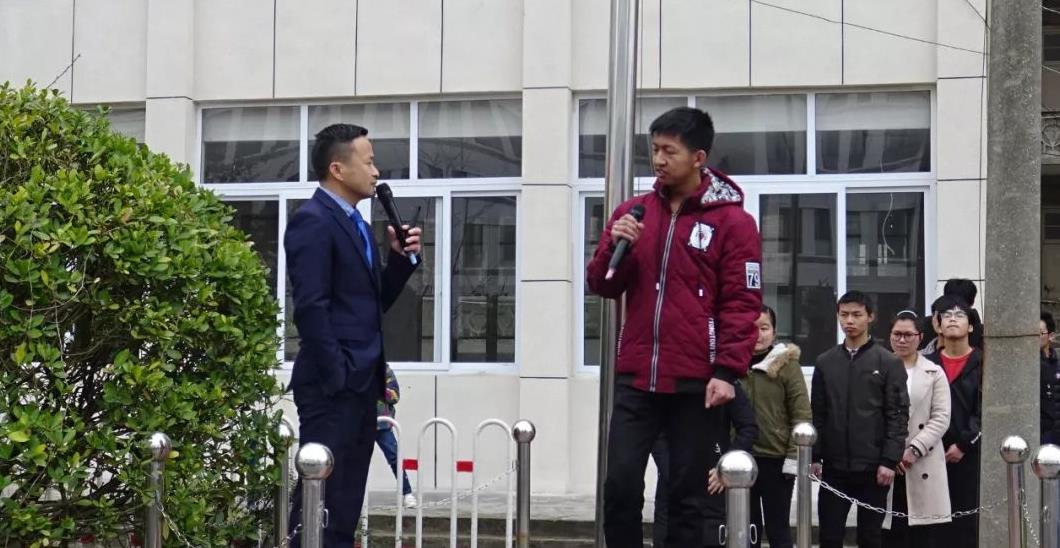 利川五中高考百日誓师大会震撼现场…