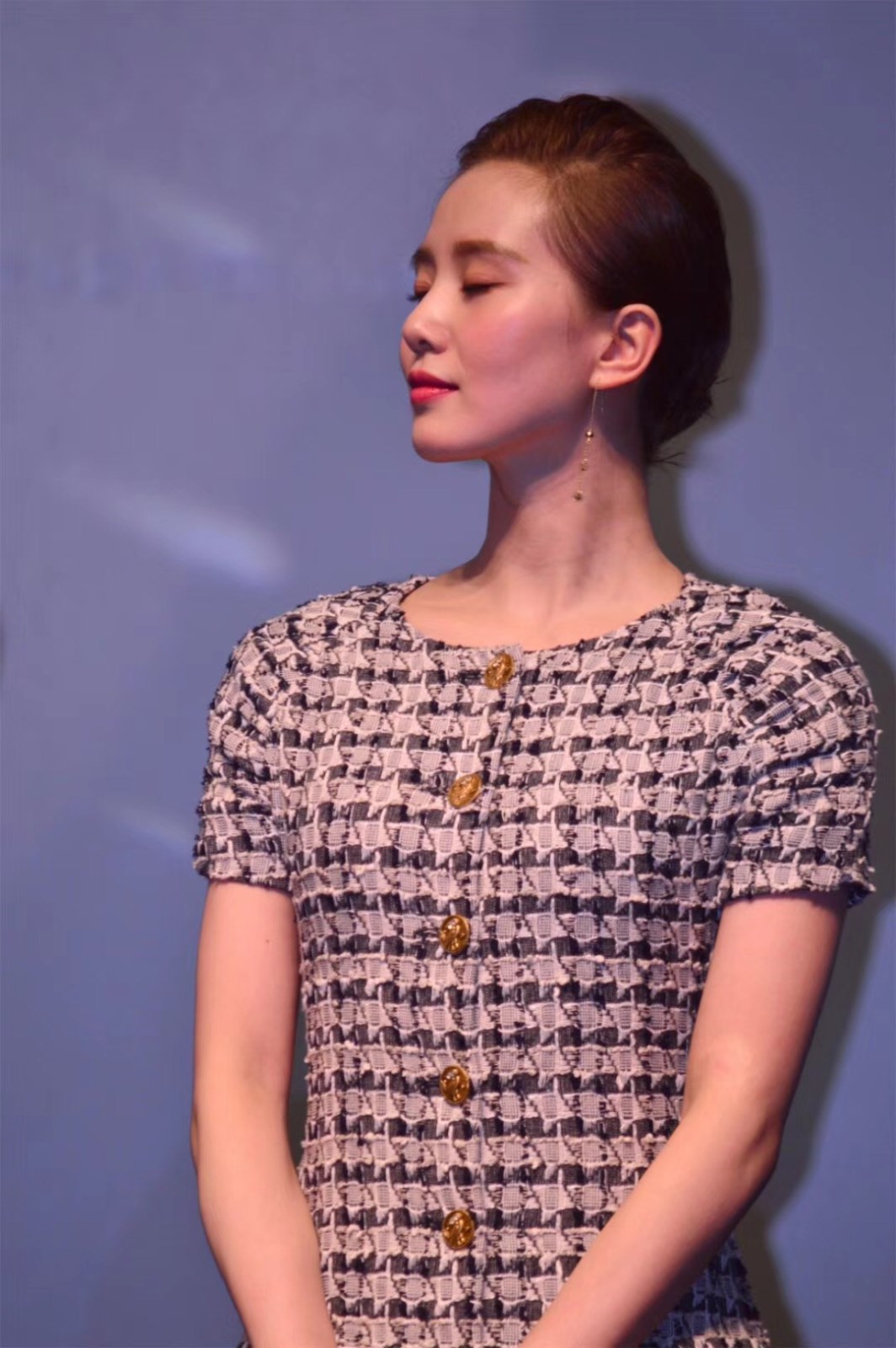 刘诗诗未修图曝光皮肤略显松弛笑容大气女神范