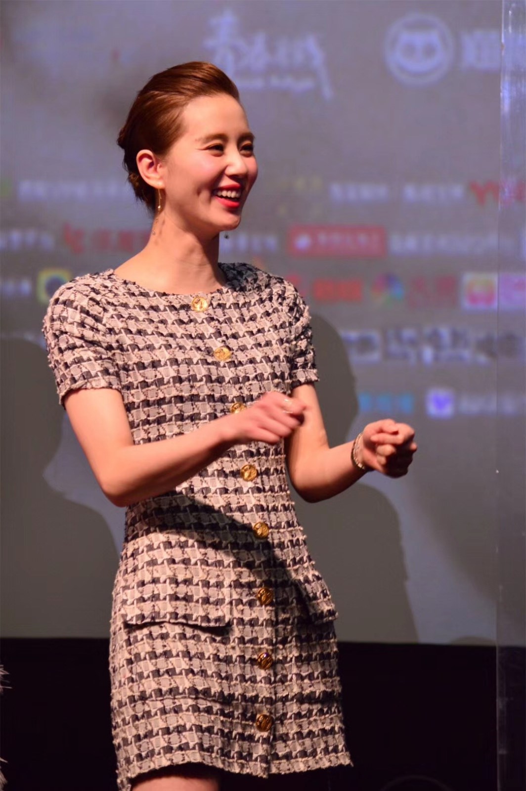 刘诗诗未修图曝光皮肤略显松弛笑容大气女神范