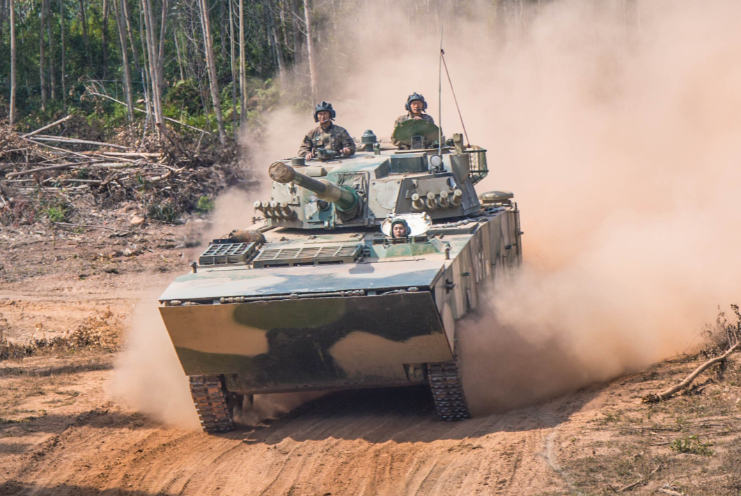 最常见的05式105毫米突击车中国05式两栖装甲战车族是目前世界上