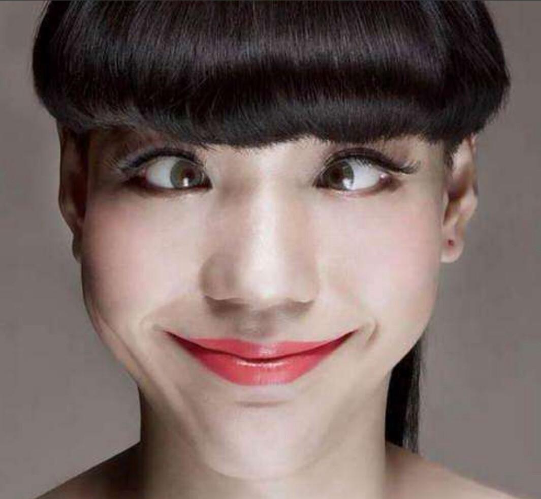 娱乐圈这些女星都很擅长斗鸡眼,但唯独眼倪妮还是那么美