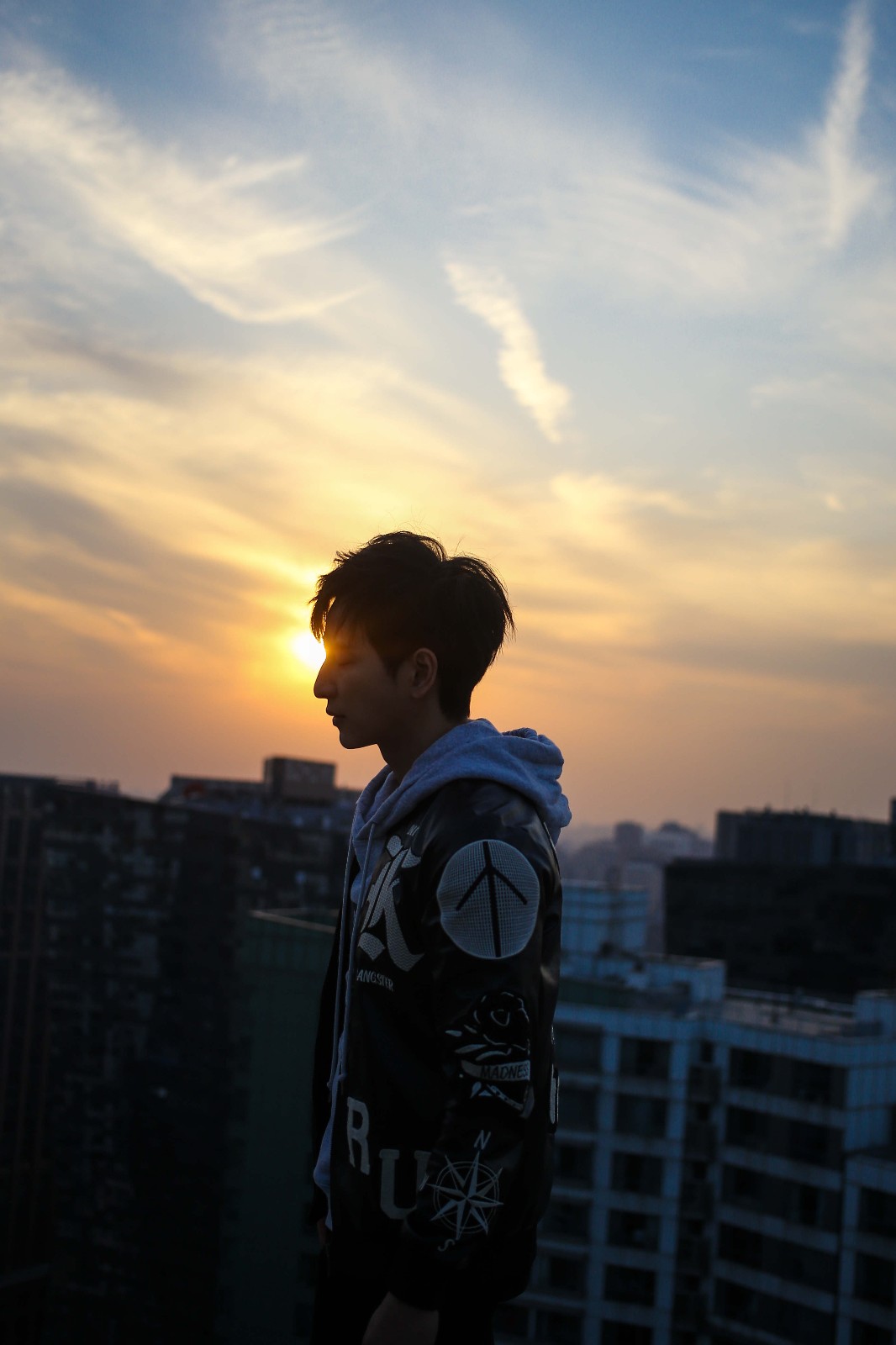 杨奇煜献唱端脑片尾曲0202dienowmv今日曝光