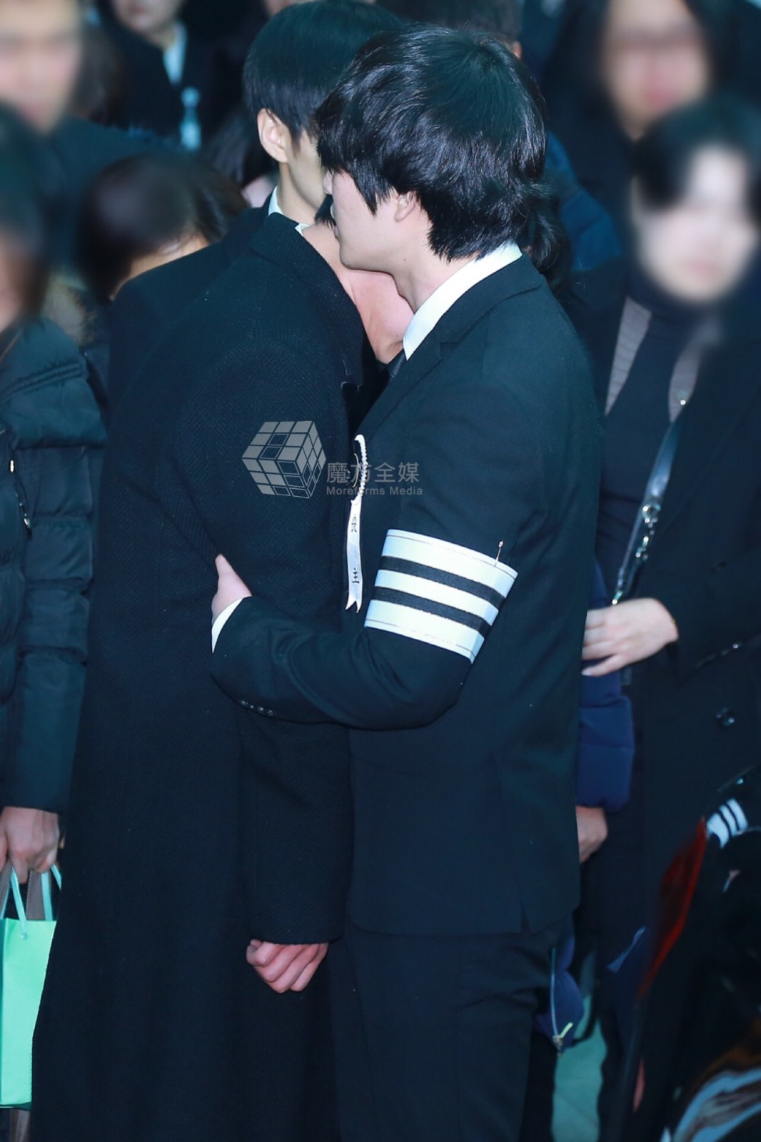 shinee温流shinee keyshinee珉豪shinee泰民钟铉一路走好钟铉一路走好