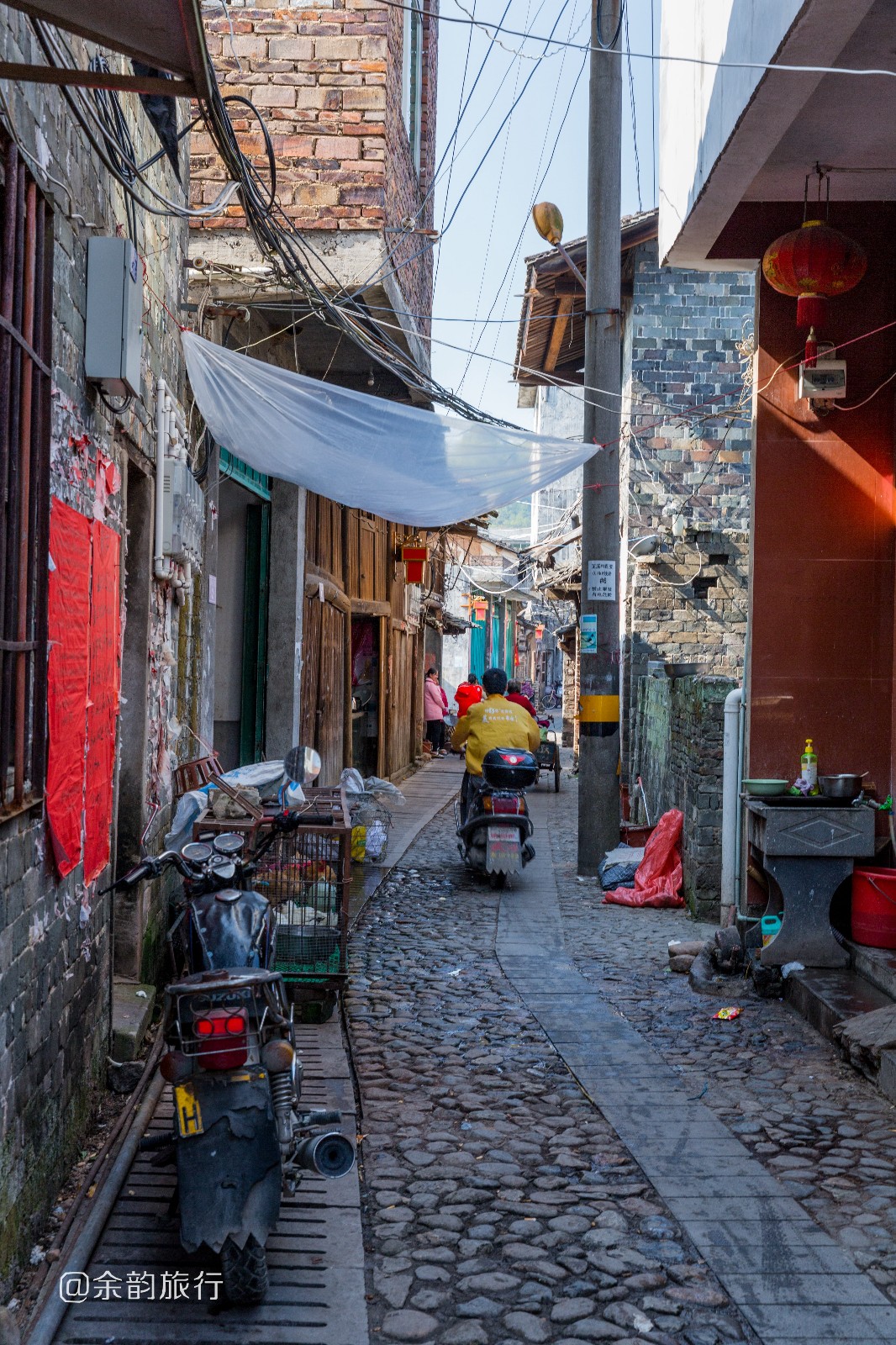 芷溪村,是福建龙岩连城县的一个客家万人古村落,