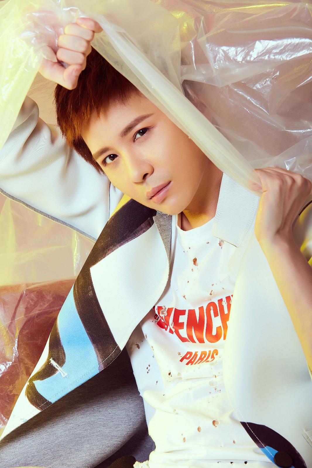 李智楠时尚大片曝光 光影演绎多彩人生