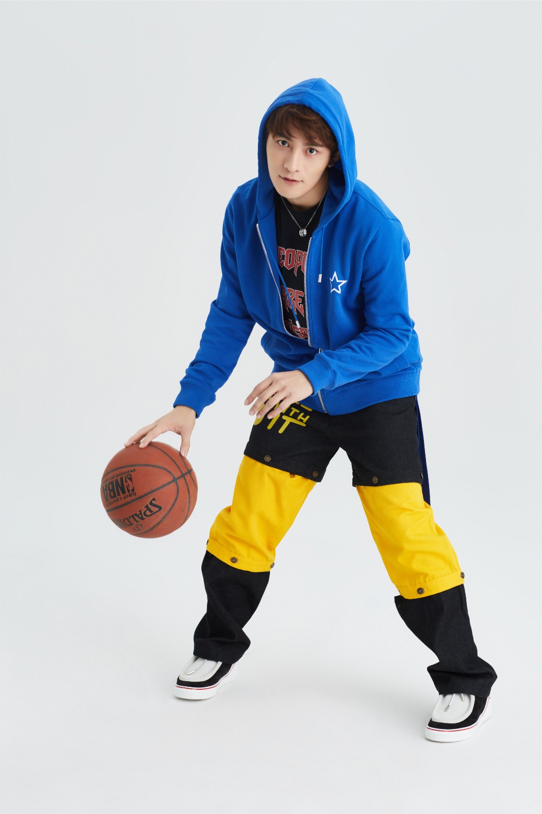 "师兄"聂子皓时装大片出炉 新剧《蜀山战纪2》即将播出