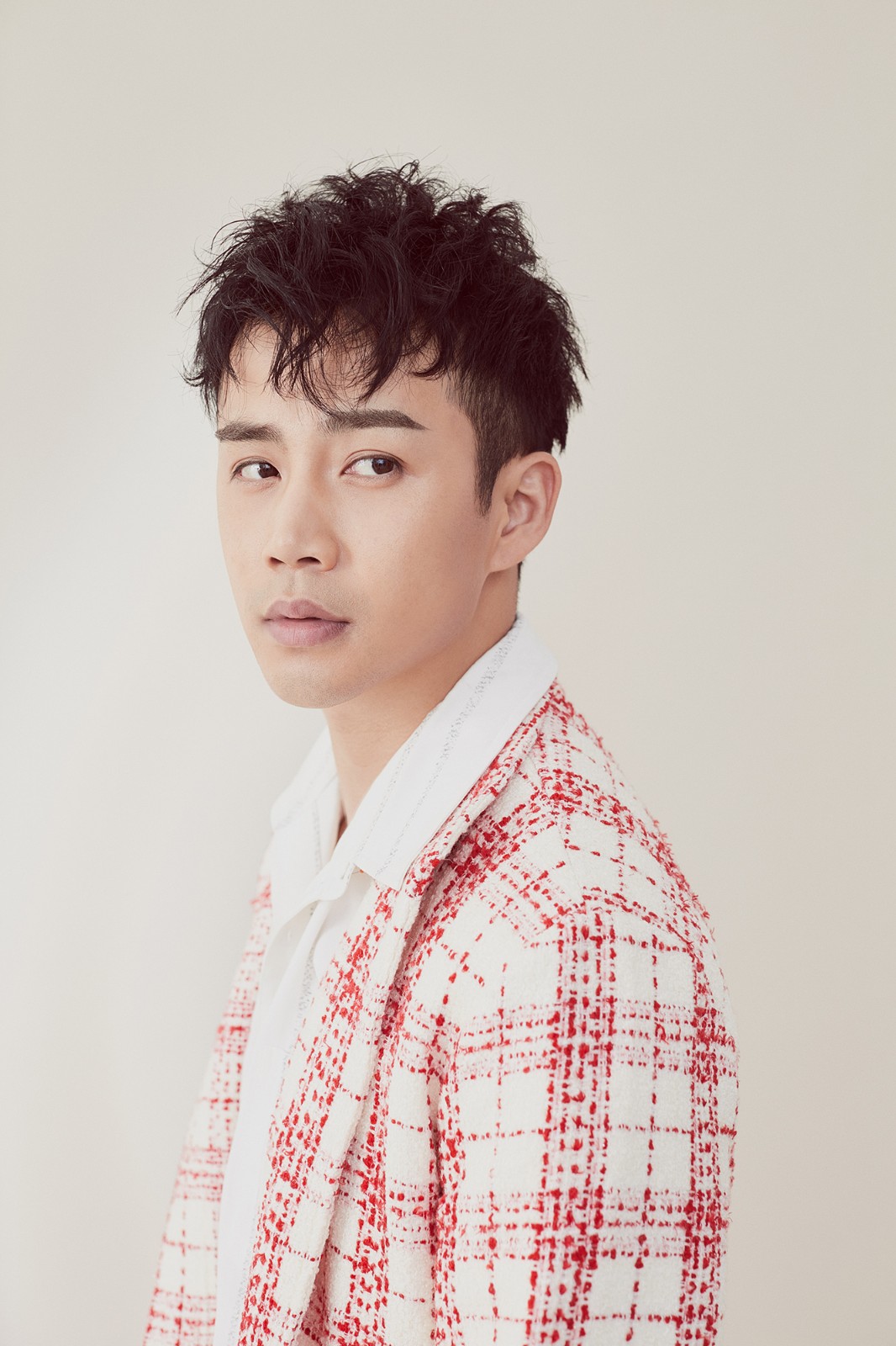 李茂格纹写真曝光 极简温暖"驱"走冬日严寒