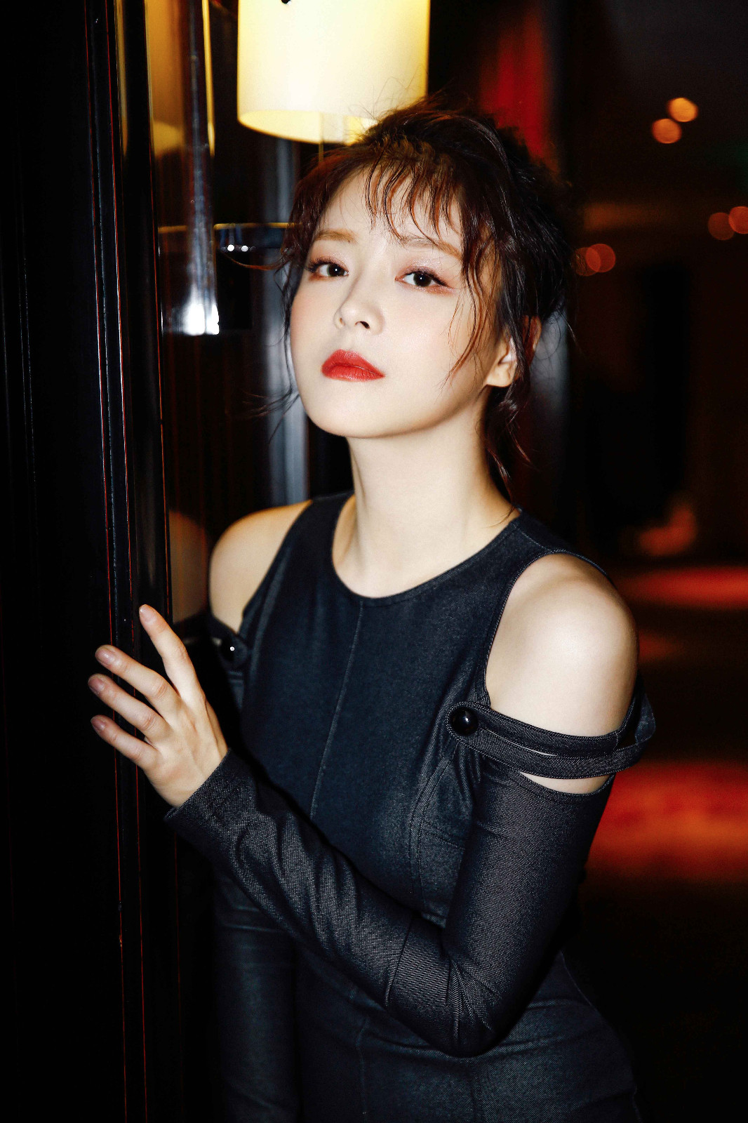 王玥兮写真曝光 美而不艳演绎高级小性感