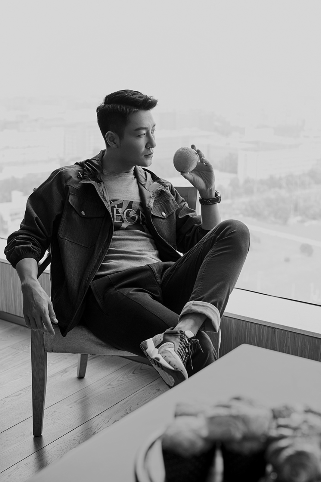 李宗翰"中国绅士"呈高级质感 "禁欲系"大片撩力十足