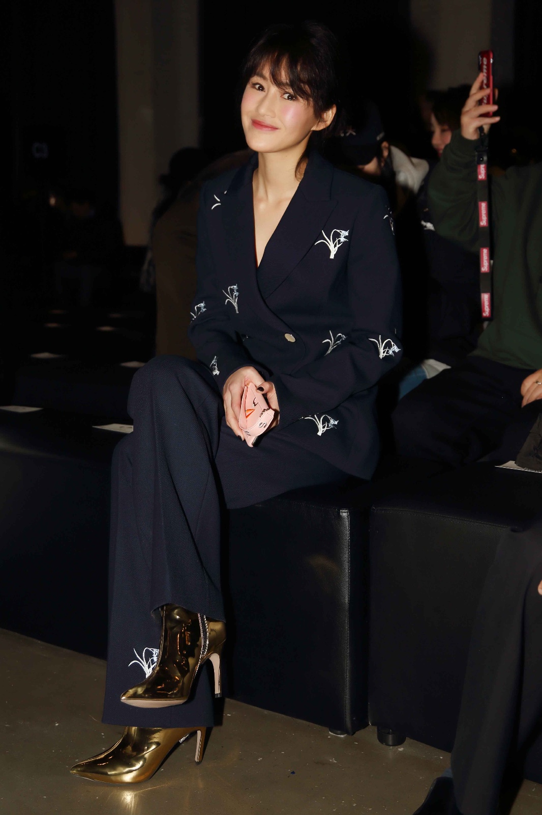 陈燃亮相品牌活动 成熟御姐不失娇柔女人味