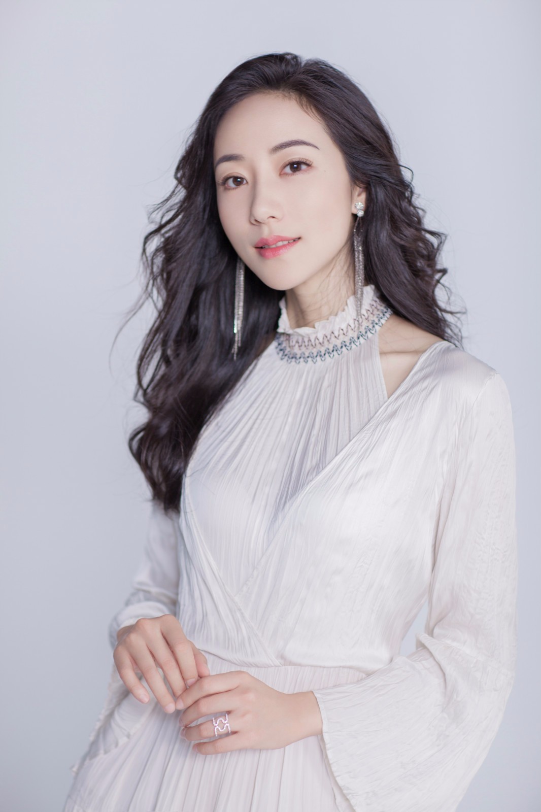 光明日报点赞韩雪学习让别人重新认识自我